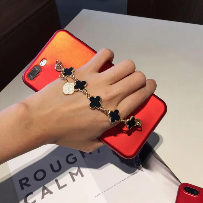 

Luxury Lucky Clover Bracelet Soft TPU Phone Case For iPhone X 8 8 Plus 7 7Plus 6 6s Plus 5 Silicone Mobile Cover Back Capa