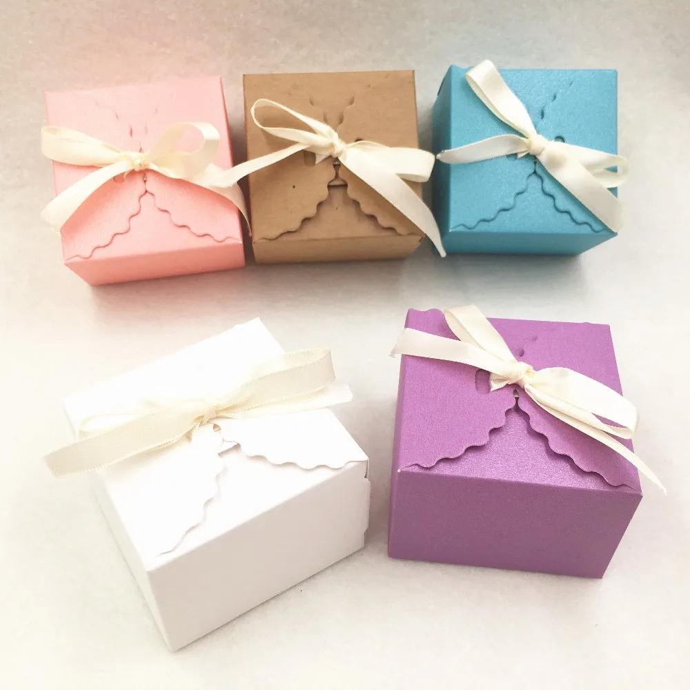 五颜六色的爱婚礼派对喜欢纸礼品盒生日快乐手工糖果包装盒与免费丝带