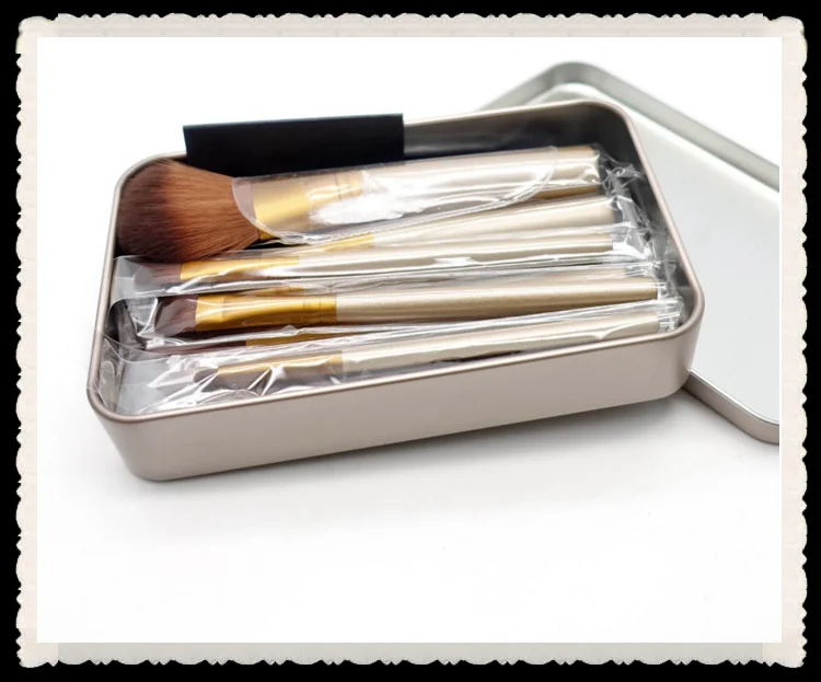 naked3 makeup brushes