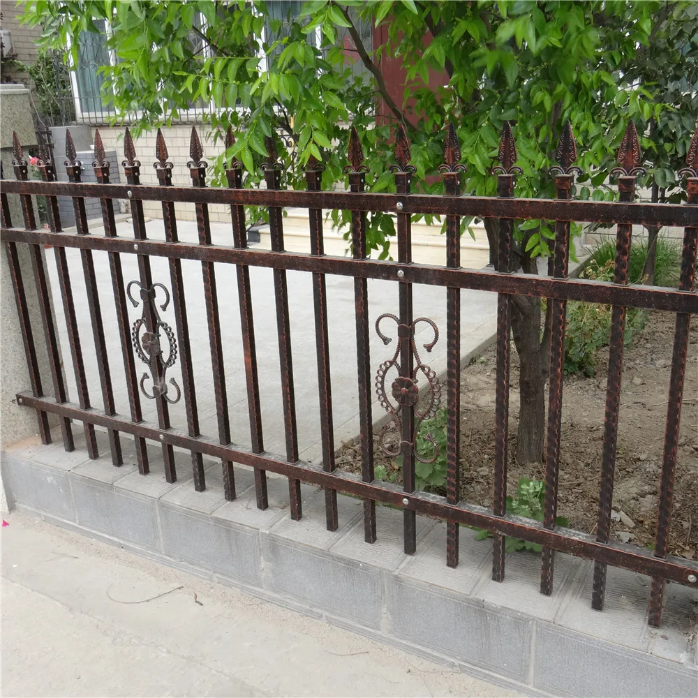 Venta al por mayor modelo de cerca de hierro online los