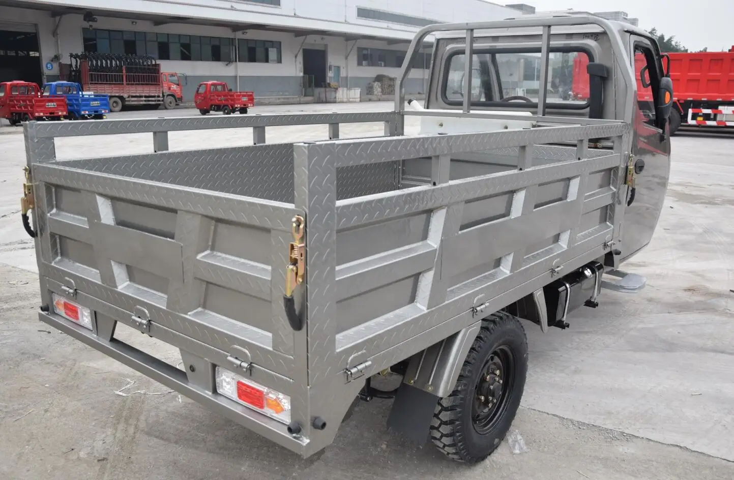 1000cc cargo tricycle (7).jpg