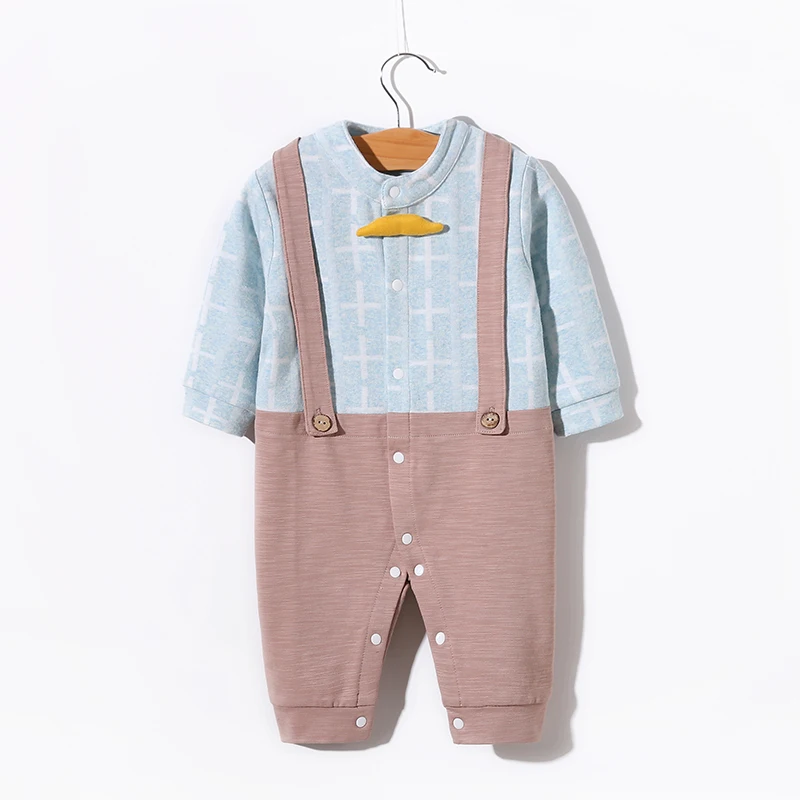 

High quality 2019 new male baby wearing a gentleman style long-sleeved romper can be wholesale, Picture shows