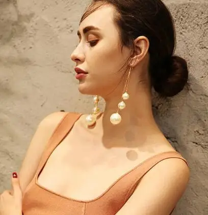 

European American retro palace wind earrings personality temperament big earrings long imitation pearl tassel female earrings, Picture