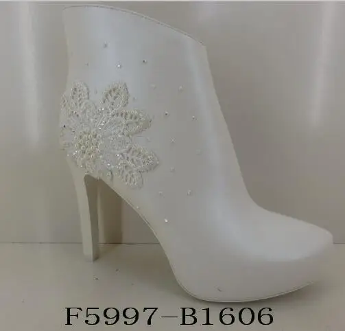 Finden Sie Hohe Qualität Weiß Braut Stiefel Hersteller und Lacitena Rot Perlen High Heels Schuhe Damen Hochzeits Schuhe