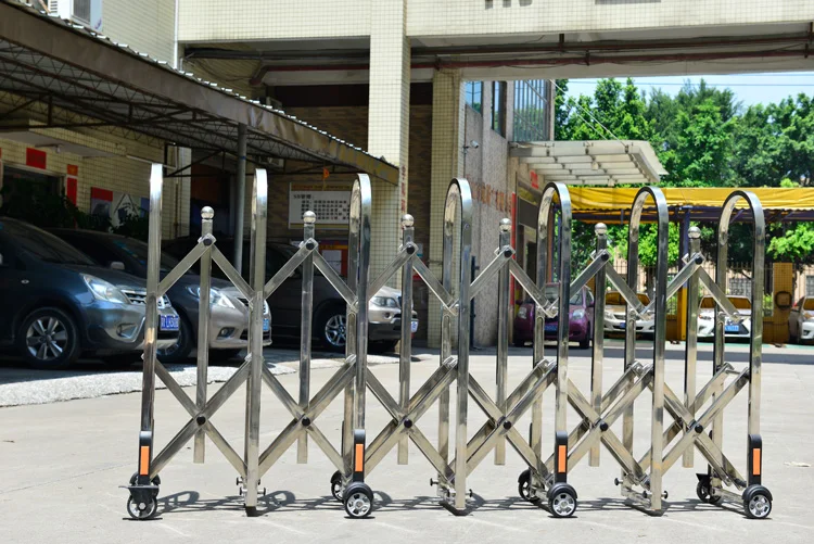 roadway crowd control barricade