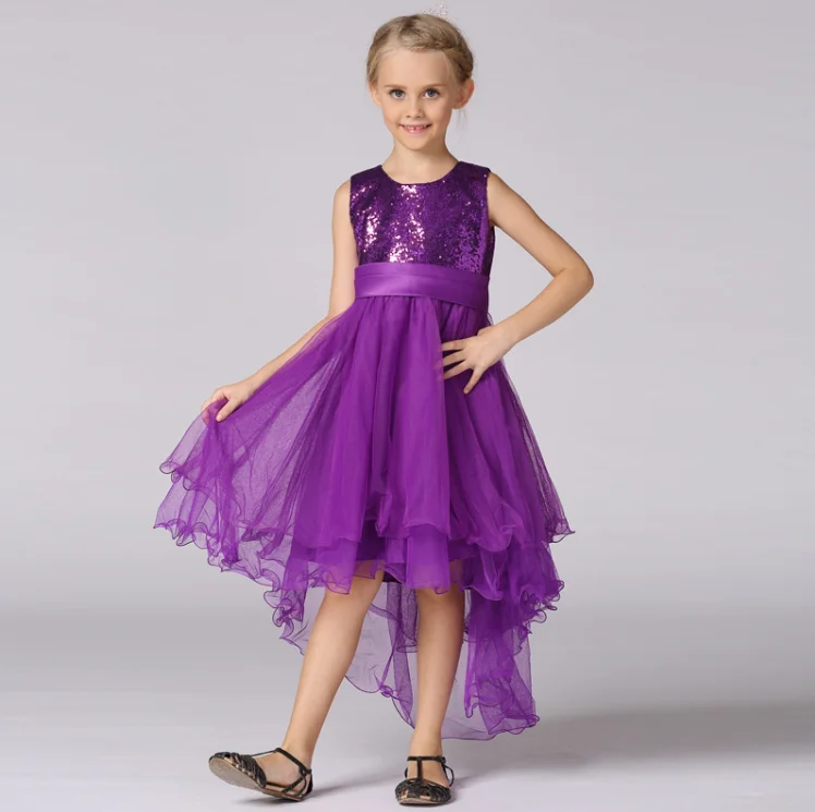 vestido roxo de criança