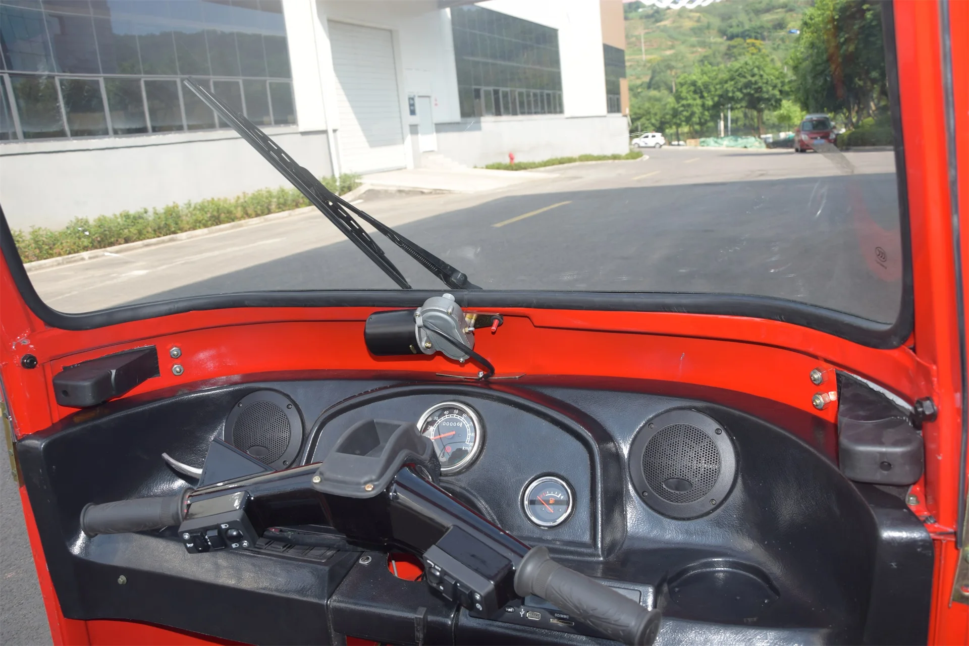 bajaj tuk tuk (2).JPG