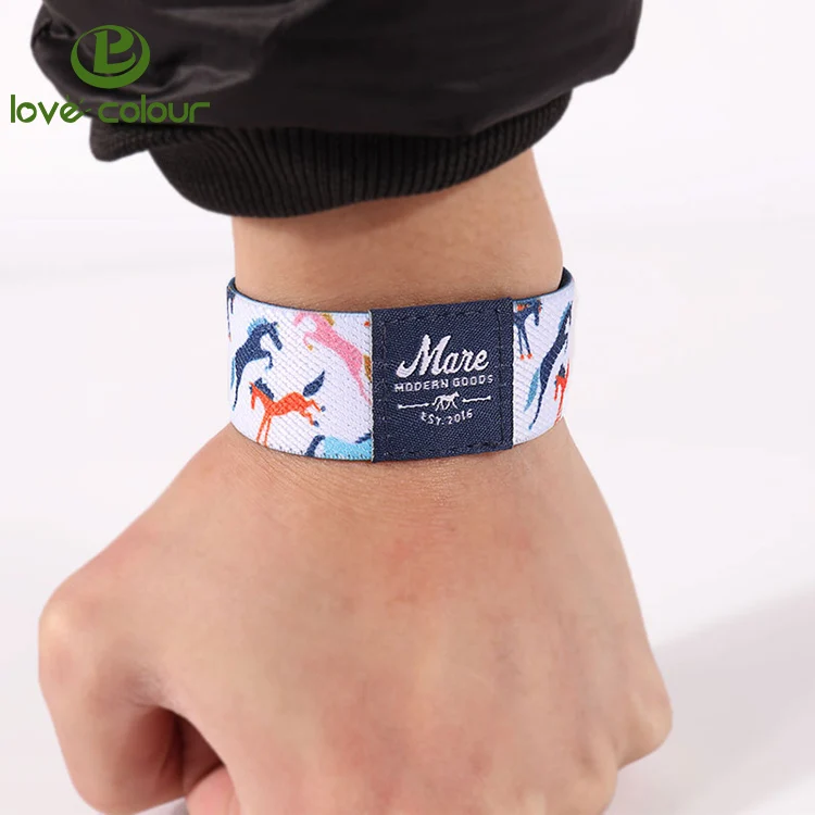 elastic wrist band (21)