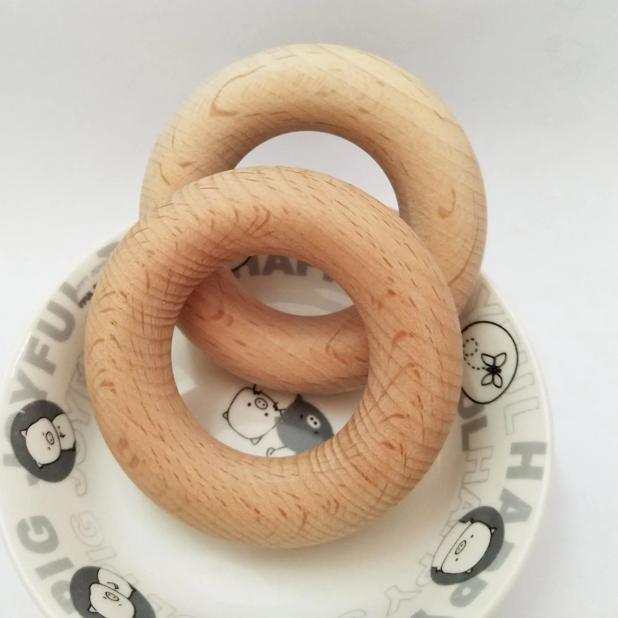 65mm Wood Rings For Baby Toys 6.5cm Smooth Wooden Rings Customized Baby