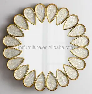 Petal Round Console Wall Mirror in Gold