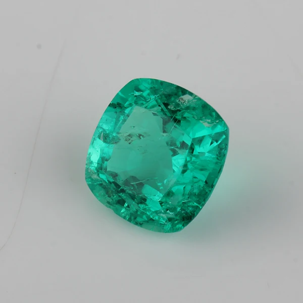 

Cushion shape 6x6mm hydrothermal synthetic emerald High Quality.
