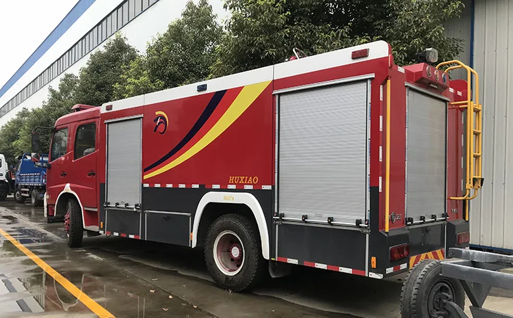 6000 升 6 t 东风天津 4x2 6 轮泡沫水箱消防车出售