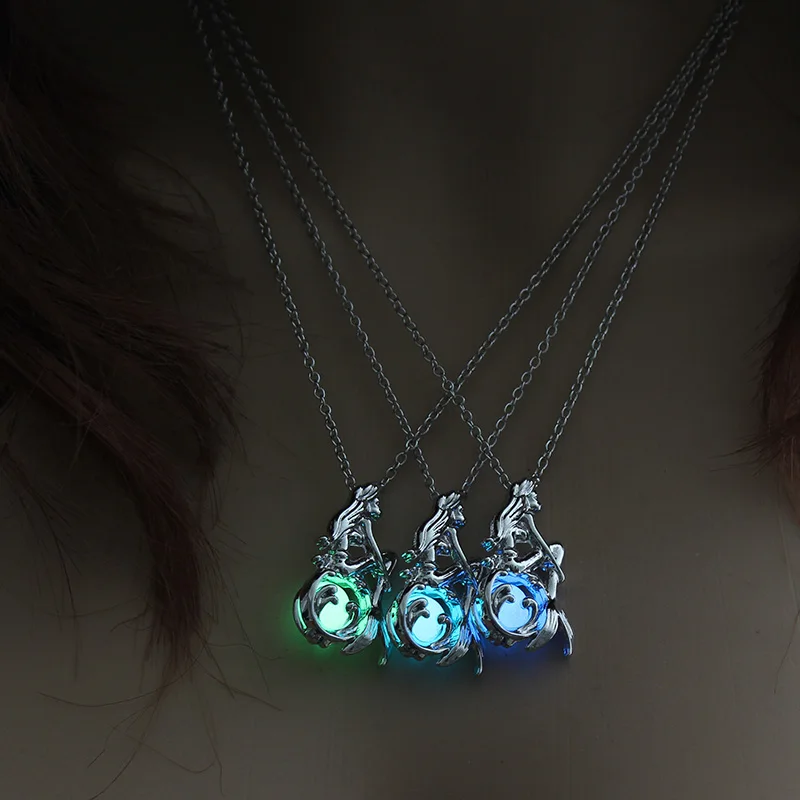 

Glow in the Dark Choker Mermaid Pendant Necklace 3 Colors Luminous For Women Gift Fluorescent Locket Charm