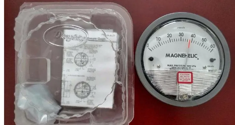 Low power digital pressure gauge