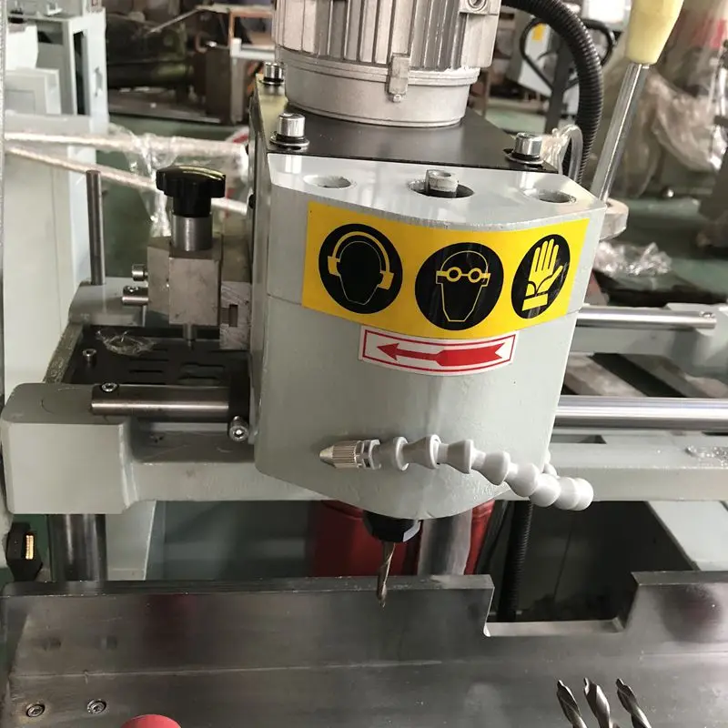 Copy-routing milling machine  on aluminum windows and doors