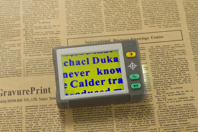 3.5'' Handheld LCD Magnifier.jpg