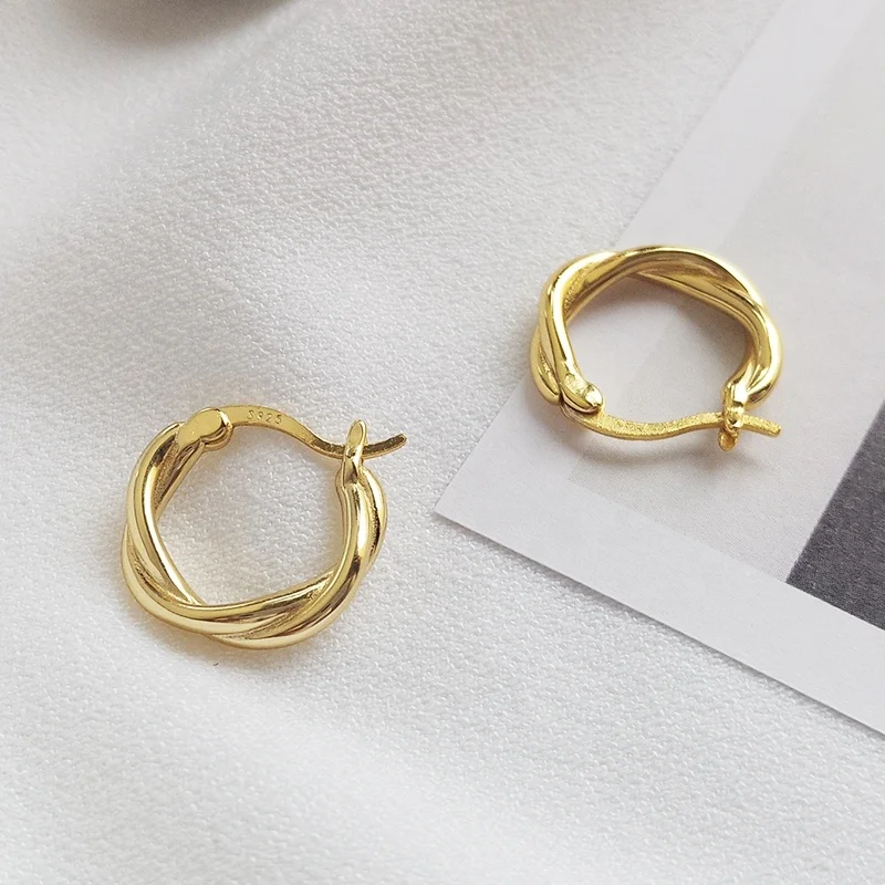 

Minimalist European Silver 925 Fashion Jewellery 18K Gold Plated Twisted Circle Wave Hoop Earrings for Women