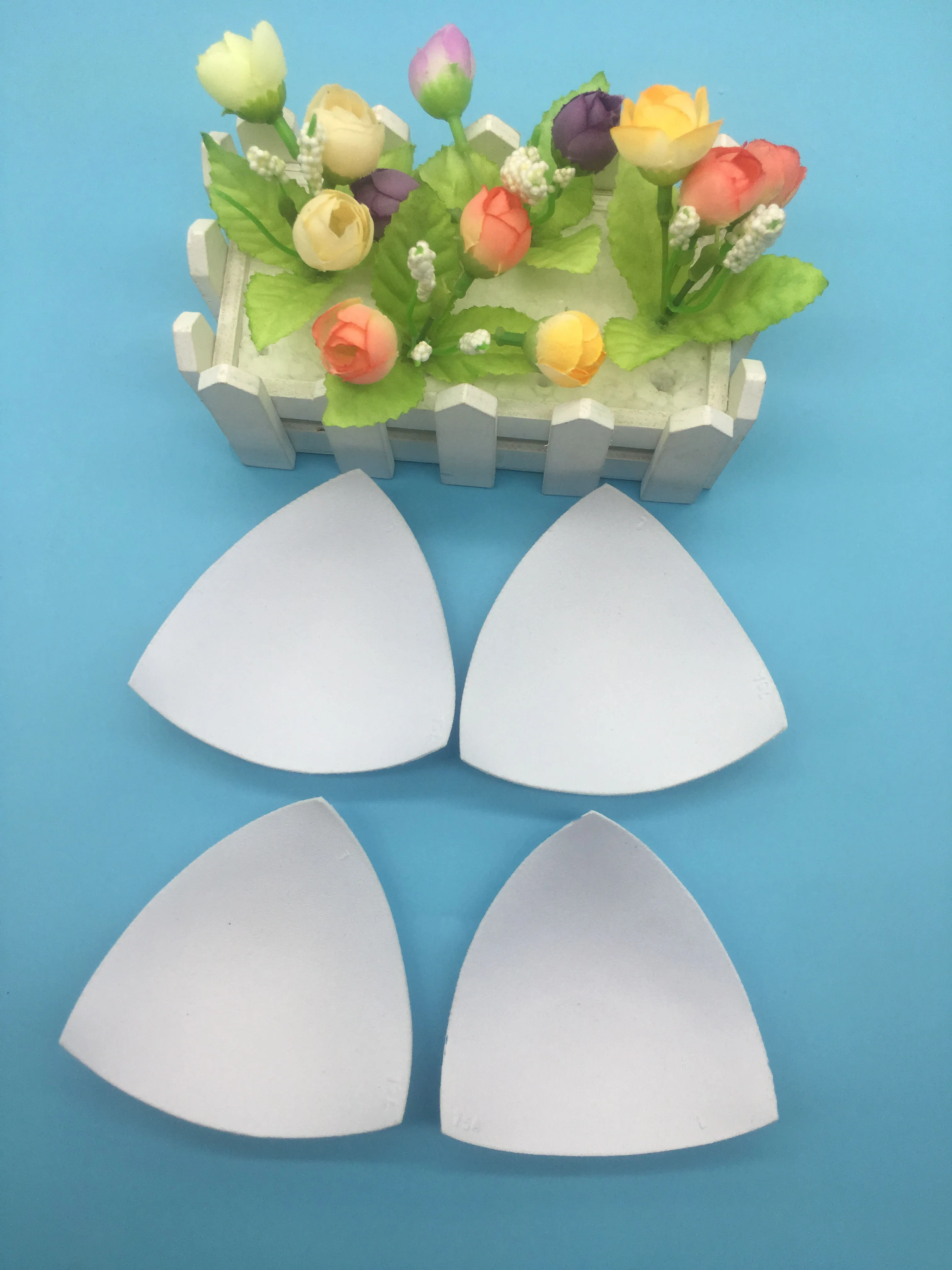 
Wholesale Women Intimates Accessories Personalized thick Sponge Bra Pad Yoga bikini Bra Cup Thick Insert Breast 