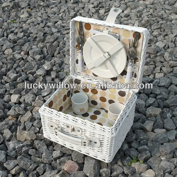 White Wicker Wedding Picnic Basket / Hamper With Cutlery And Lid For 4