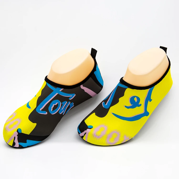 

Swimming pool beach aqua shoes,beach water walking shoes, Black yellow