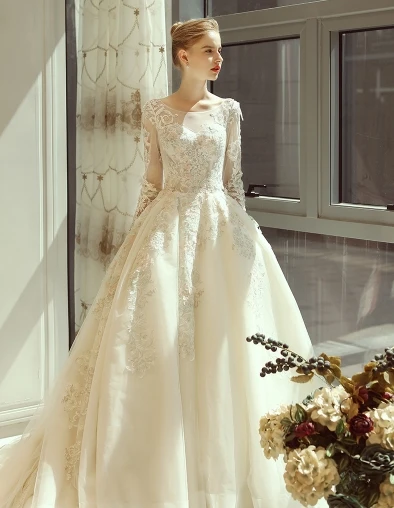 

2019 New spring princess style long sleeve ladies wedding dress bridal gown