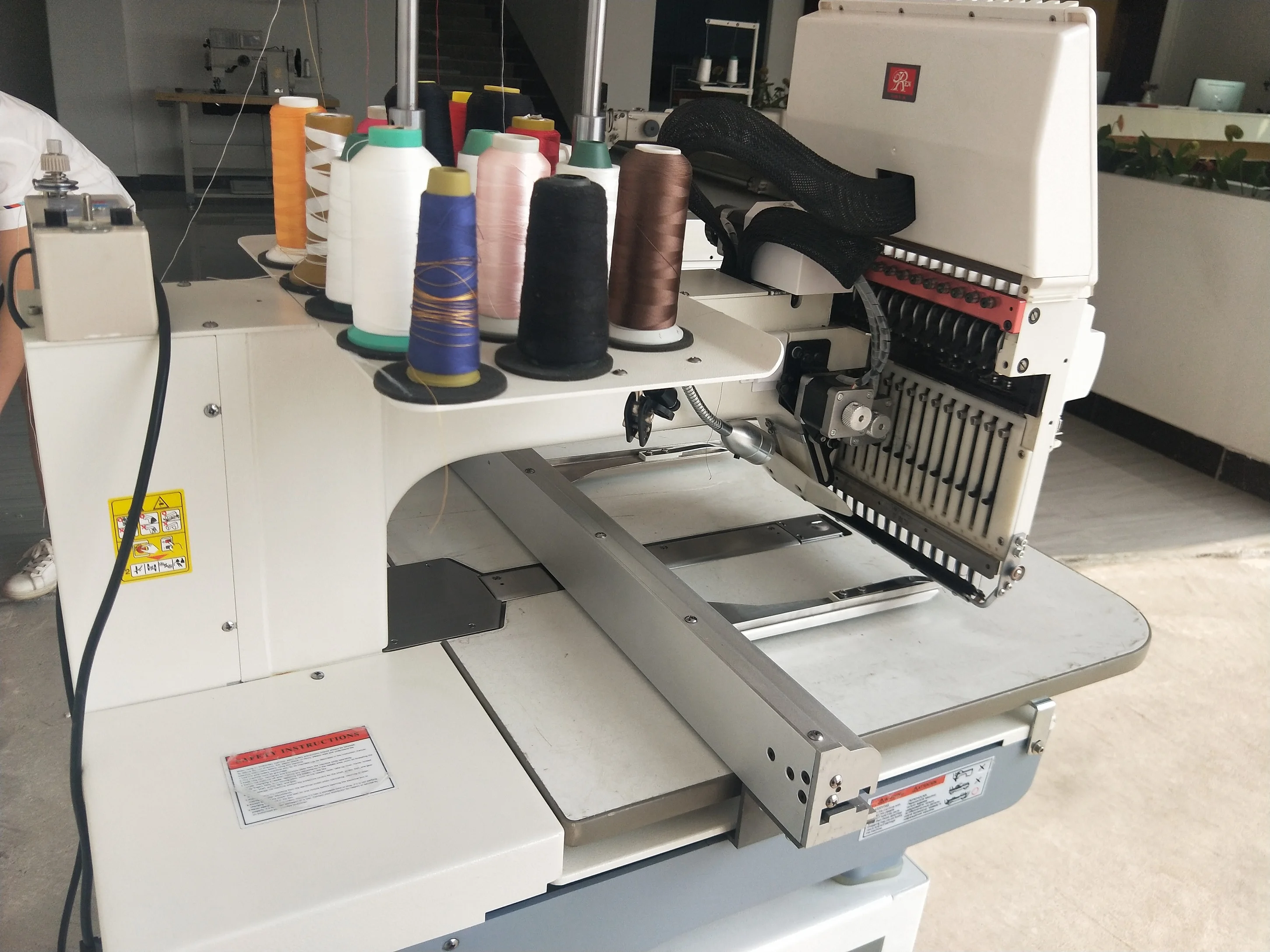 Keychain Line Embroidery Machine Carpect / Leather / Fabric Embroidery