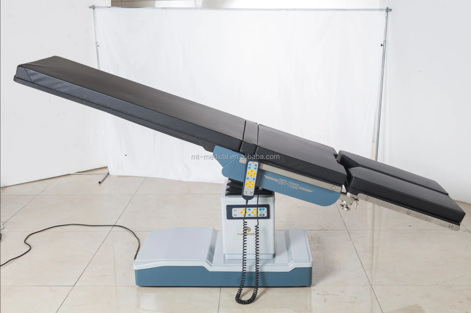 Electric surgery table for rectal and kidney urological operation