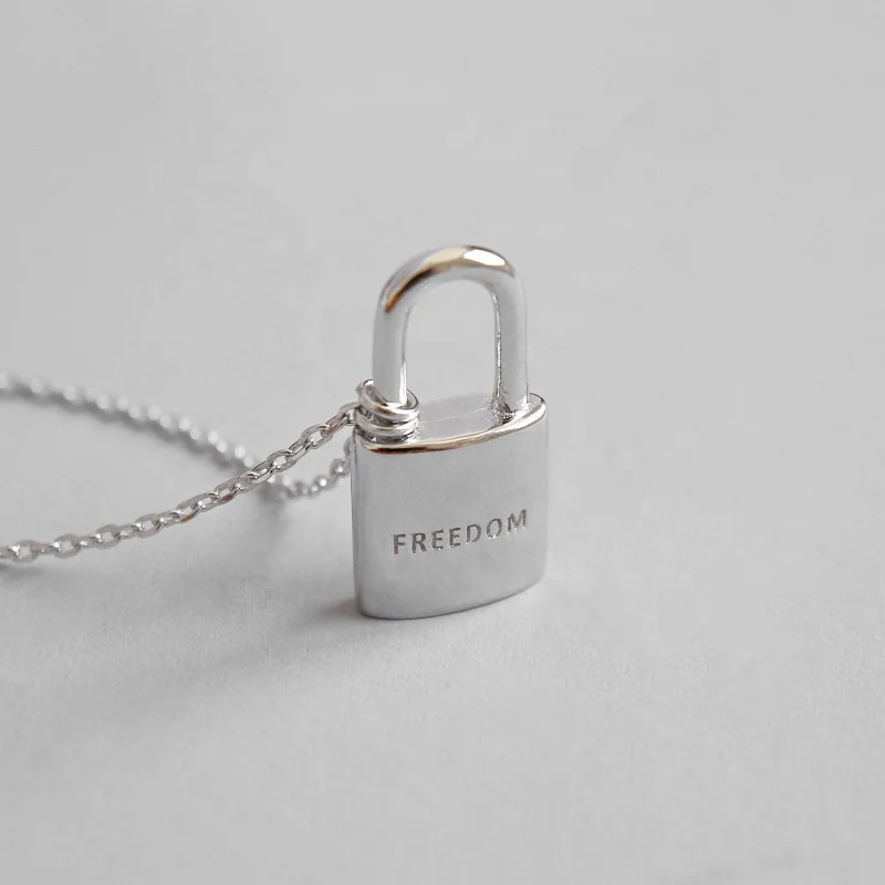 

Simple Design Freedom Lock Pendant sterling silver necklace