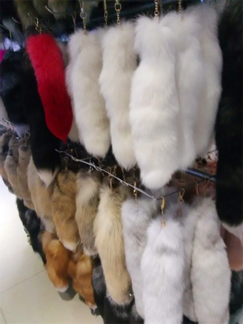 Wholesale Fashion Lovely Design Wholesale Natural Fox Tail / Fairy Real Fox  Fur Tail Keychain From m.