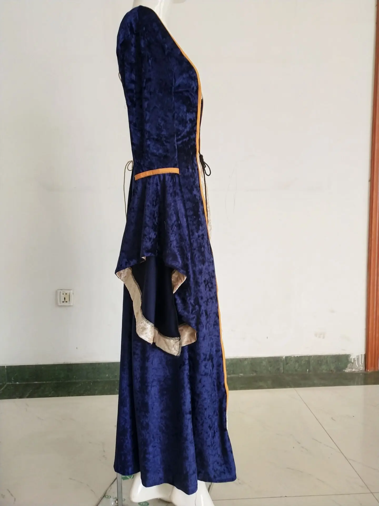 medieval costume-blue side.jpg