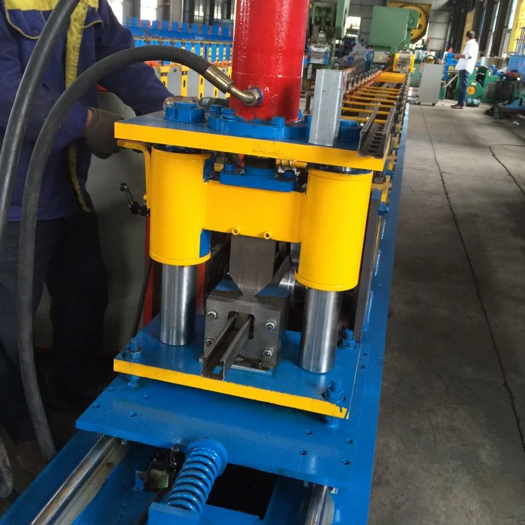 door guide rail  roll forming machine.png