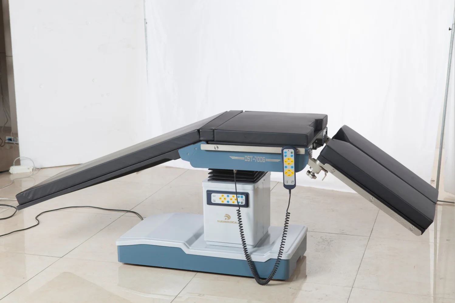 Electric surgery table for rectal and kidney urological operation