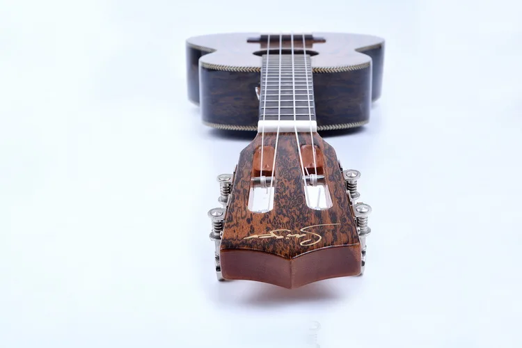 Simger New Designed String Ukulele Bass 23 Inch Ukulele Machine Heads