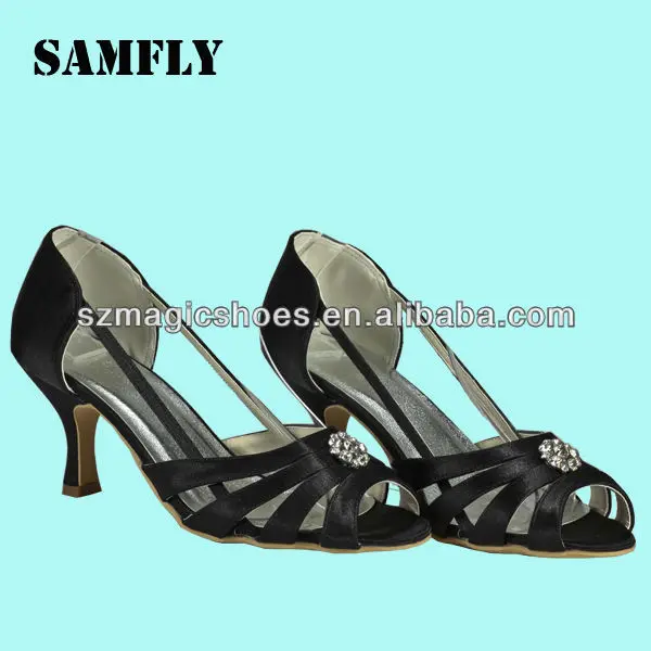plus size footwear online