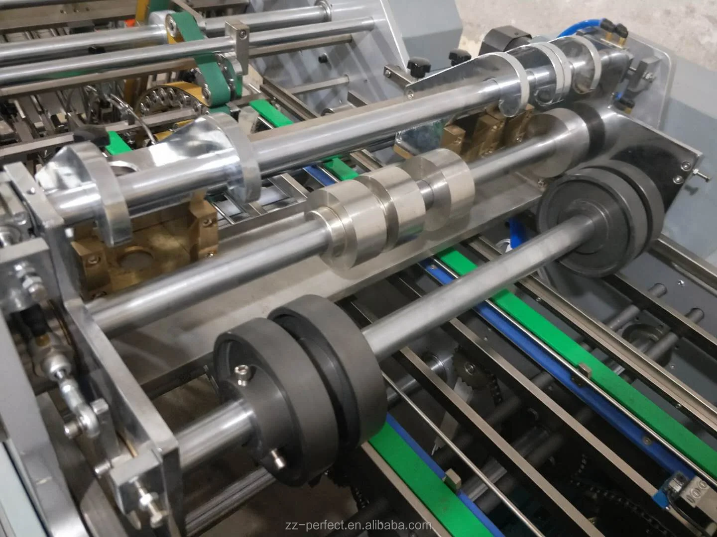 Full Automatic Corrugated Takeaway Food Grade Kraft Paper Burger Cake