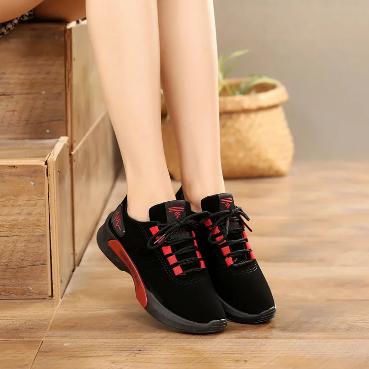 

High Quality sport shoes and sneakers women ladies flat casual sneaker, Black white