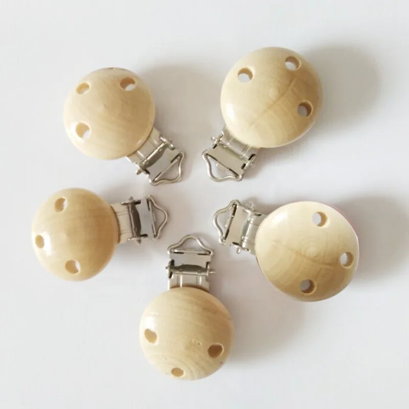 

Cute 3 Holes Round Wood Iron Natural Baby Pacifier Clip Infant Nipple Clasps