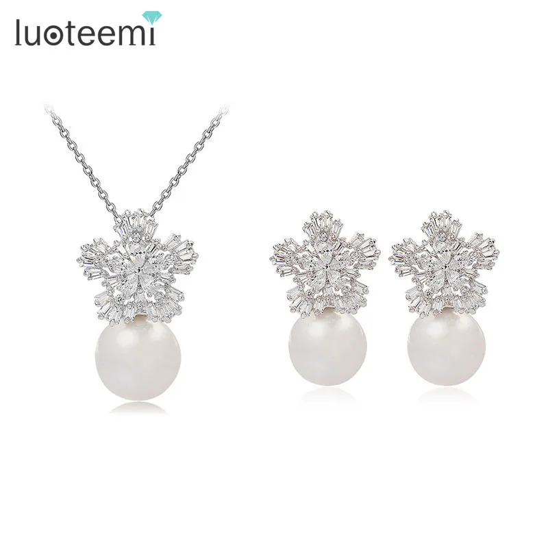 

LUOTEEMI Fast Fashion Clear CZ Zircon Snowflake Pearl Earrings Necklace Christmas Gift Jewelry Set For Women