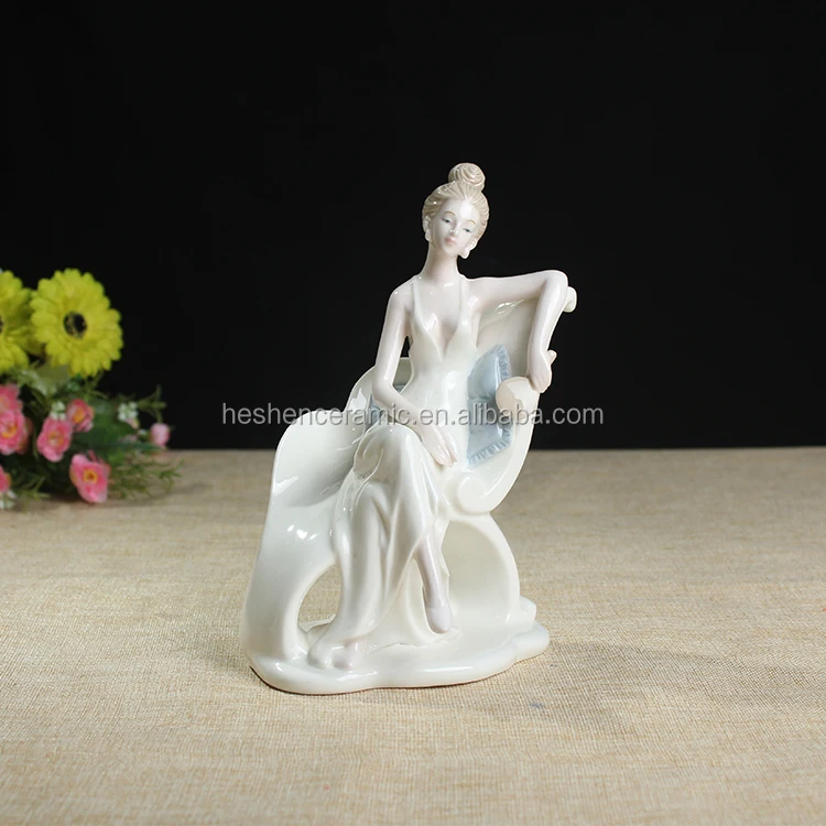 Moderne elegante porselein keramische dame beeldjes