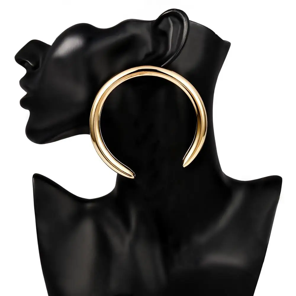 

Simple punk exaggerated diameter 8 cm half-moon earrings women personality retro metal CC earrings