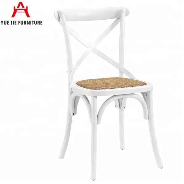 silla blanca con asiento de mimbre silla blanca con asiento de mimbre
