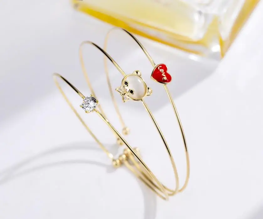 

2019 Eico new arrival hot sales cute heart and bear bangle charm bracelet bangle for girl christmas gift