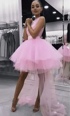 vestido curto com saia de tule