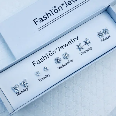 stud earrings (11).jpg