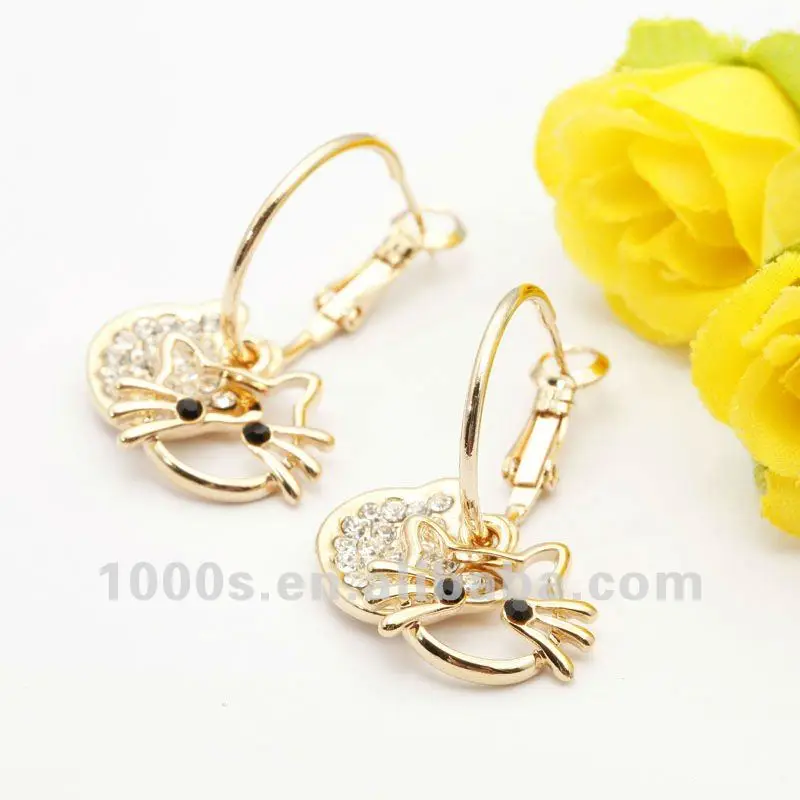 Anting Emas Anak Lucu