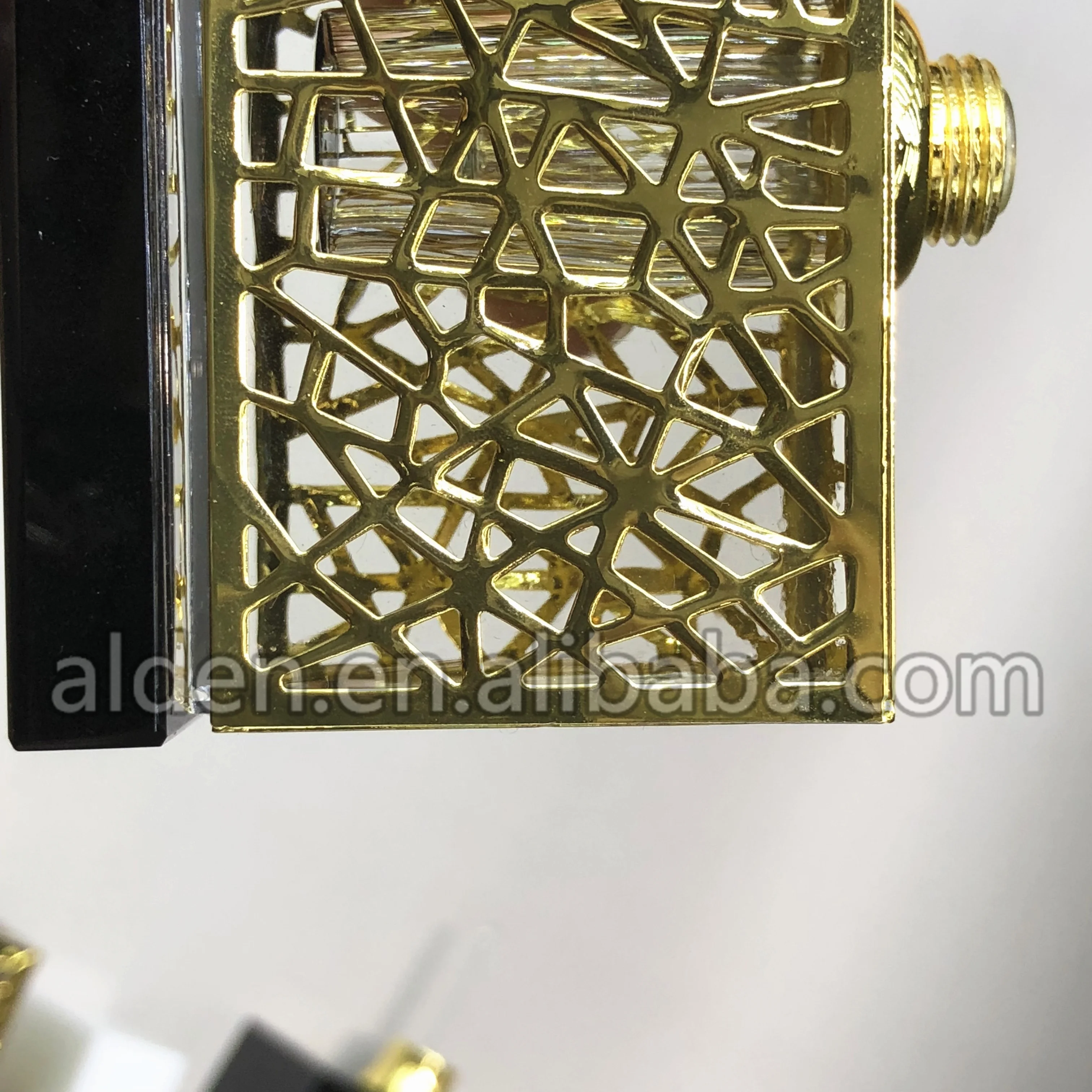 
2018 hot sale 3ml empty black arabic perfume bottles crystal essential oil bottle with golden cover 