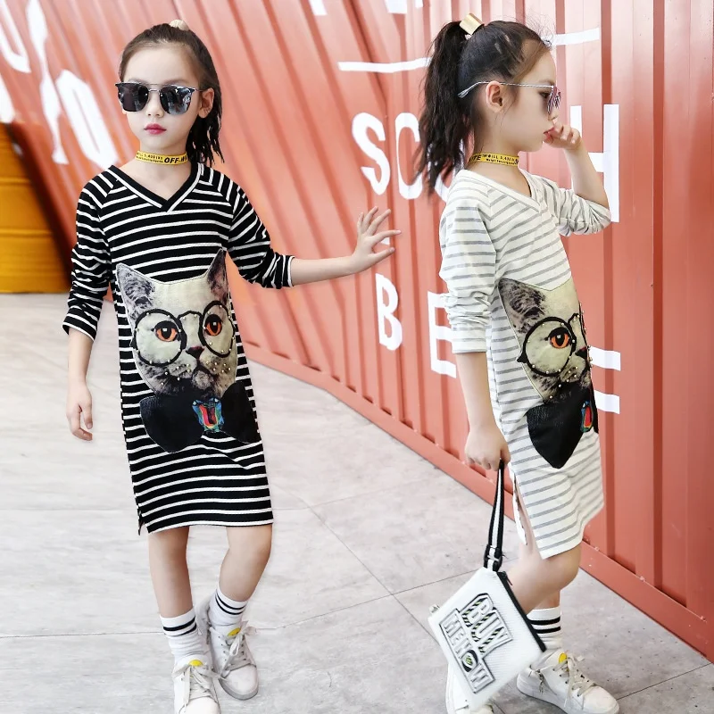 

Hot selling 2019 korean style spring trendy long sleeve dress animal printed v-neck t-shirts, Grey;black
