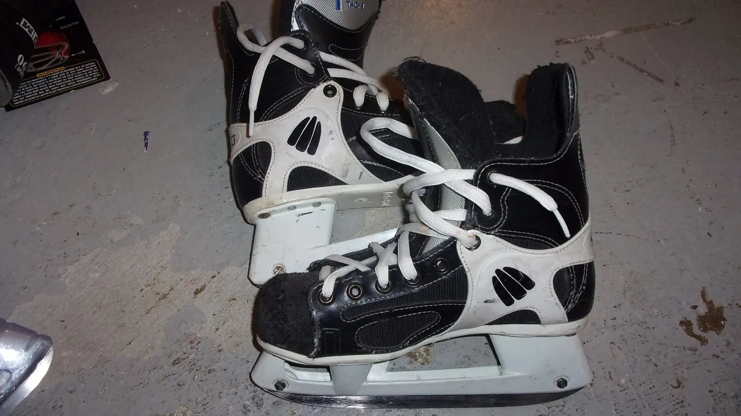 ccm tyke skate ccm tyke skate