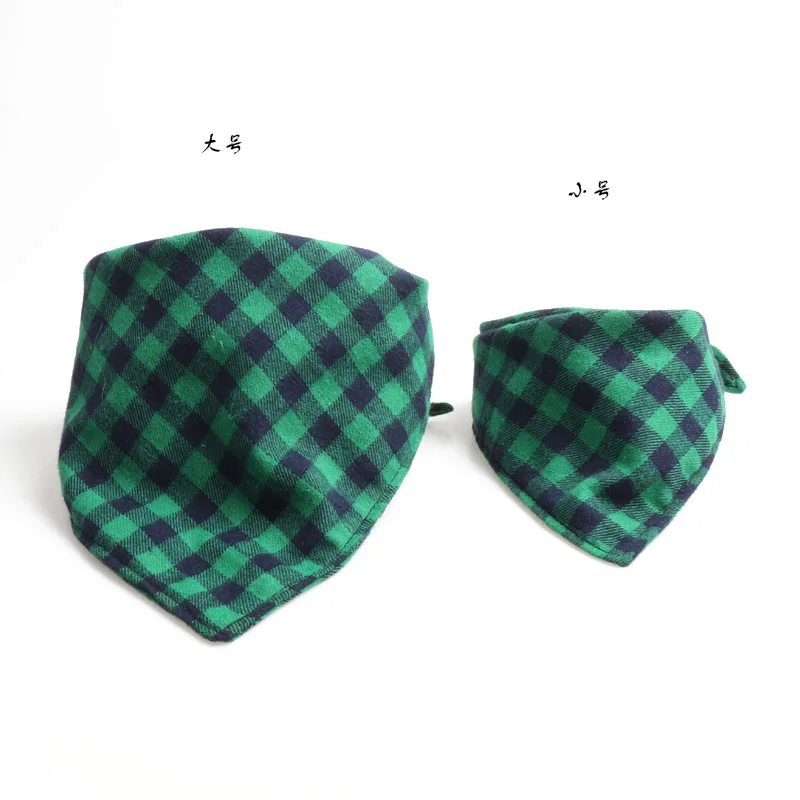 

New Wholesale Reversible Plaid Printing Dog Triangle Scarfs Accessories Cat and Dog Bandanas, Colorful