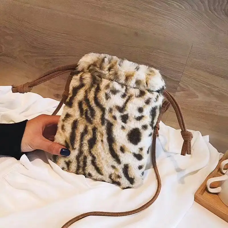 

2019 New Fashion Fake Fur Ladies Crossbody Bag with Leopard Print